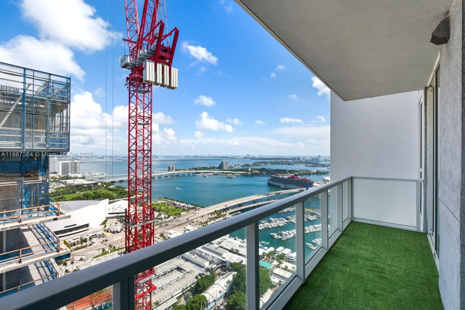 244 Biscayne Blvd, #4404