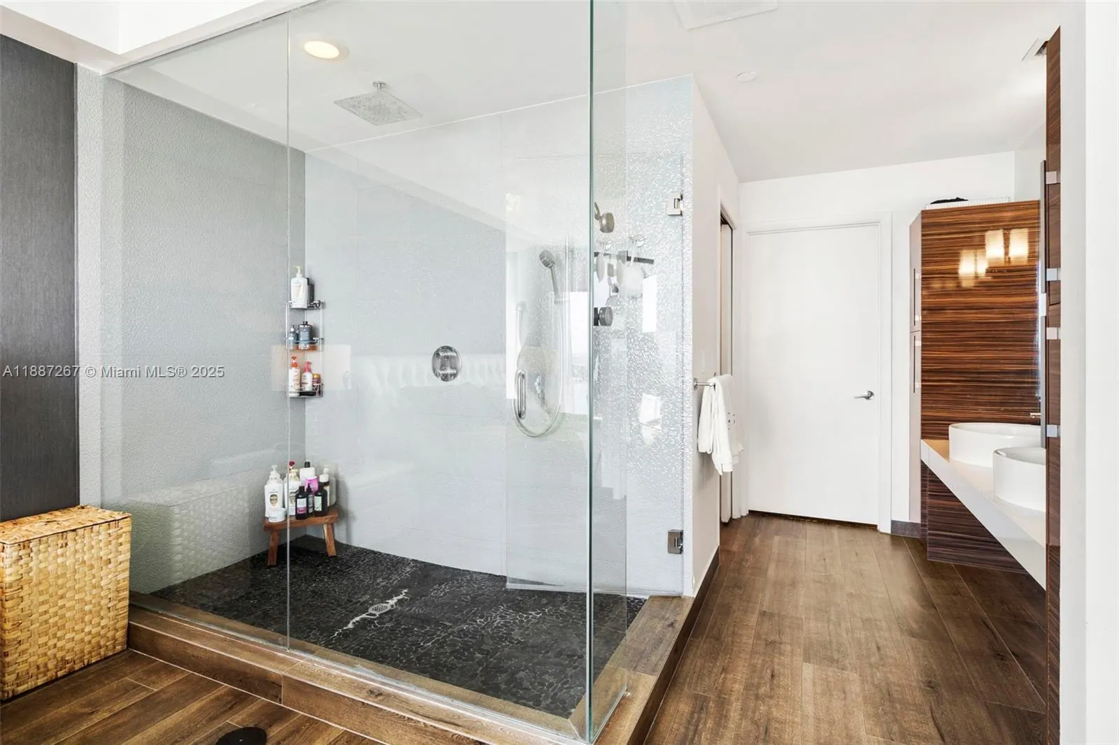 2020 N Bayshore Dr, #3501