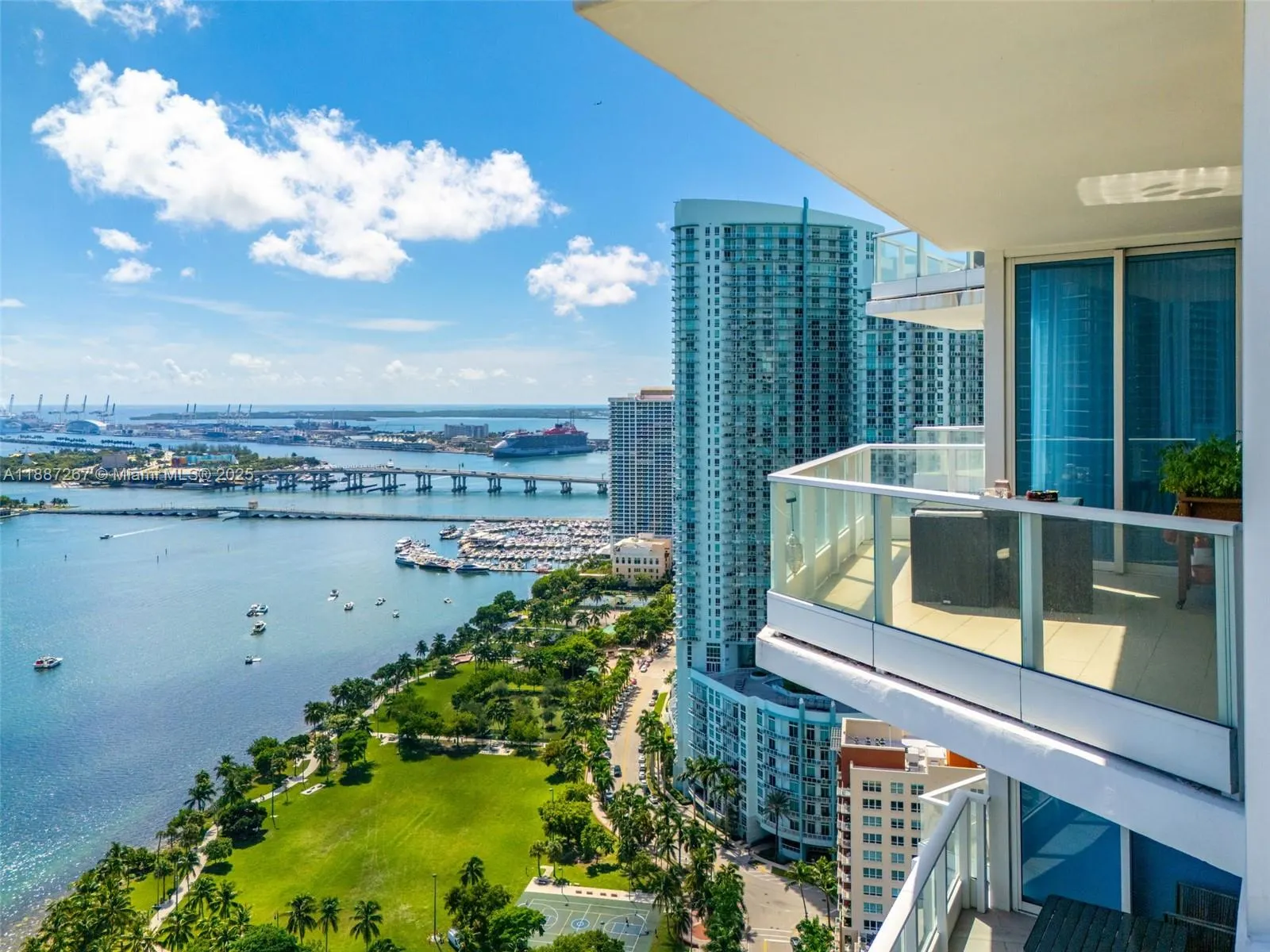2020 N Bayshore Dr, #3501