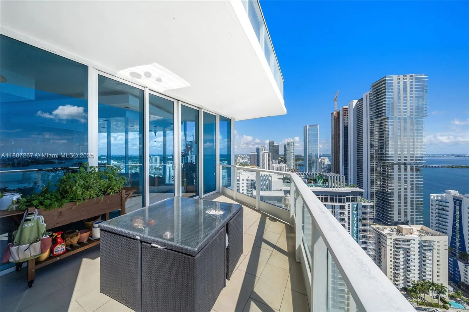 2020 N Bayshore Dr, #3501