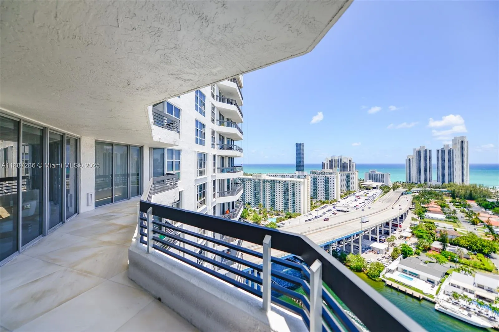 19195 Mystic Pointe Dr, #2707