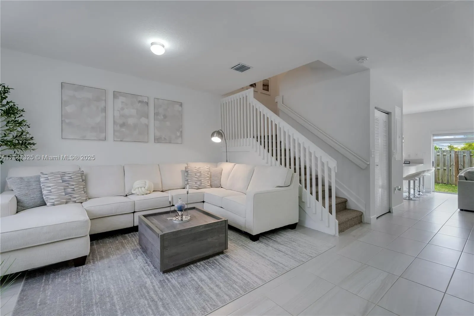 413 NW 12th Pl