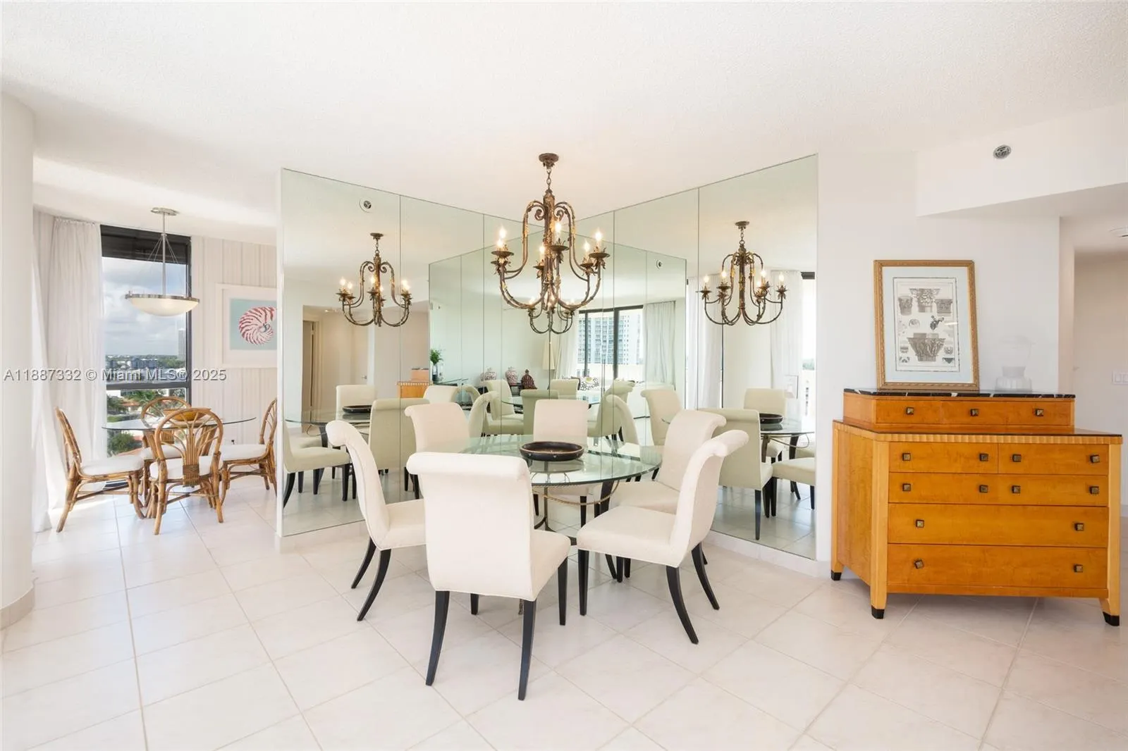 2000 Island Blvd, #1002