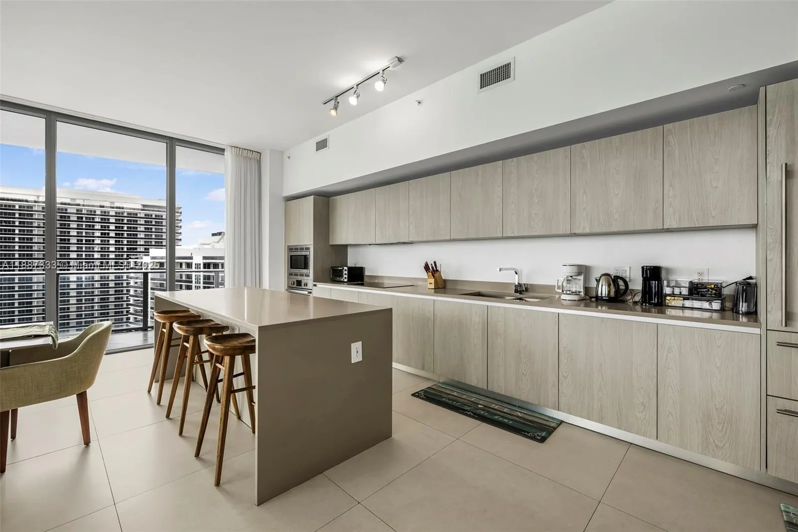 4111 S Ocean Dr, #LPH1