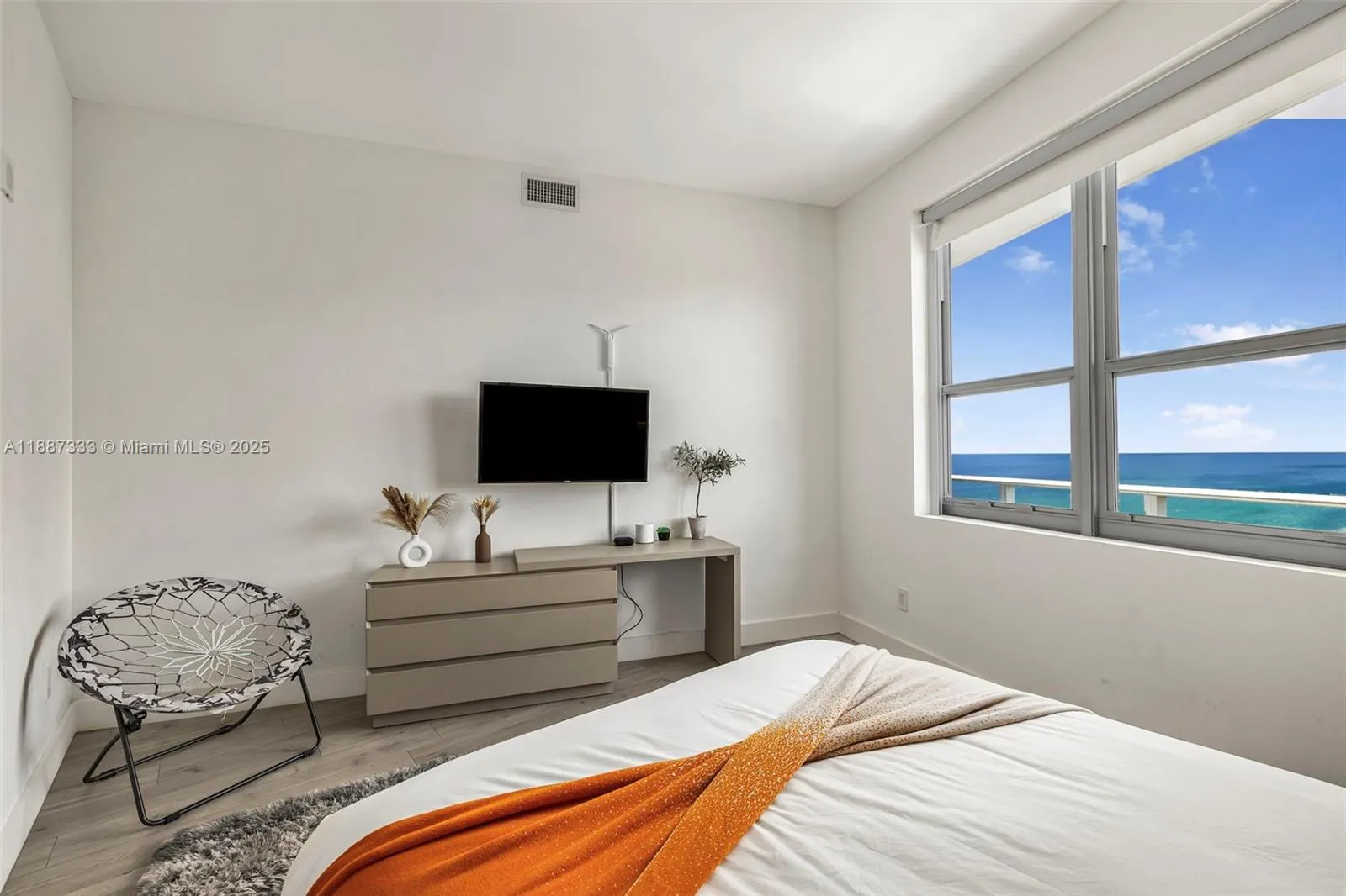4111 S Ocean Dr, #LPH1