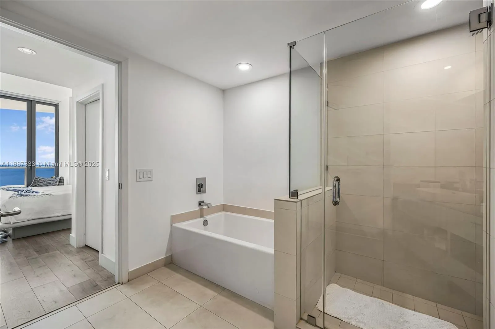 4111 S Ocean Dr, #LPH1