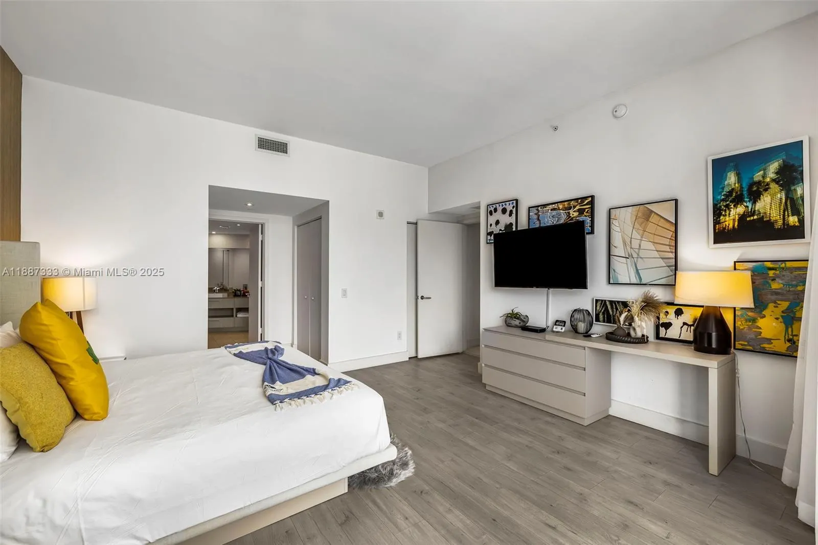 4111 S Ocean Dr, #LPH1