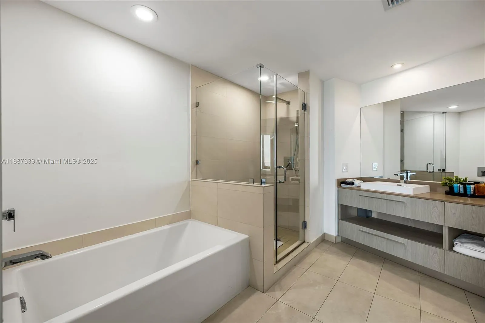 4111 S Ocean Dr, #LPH1