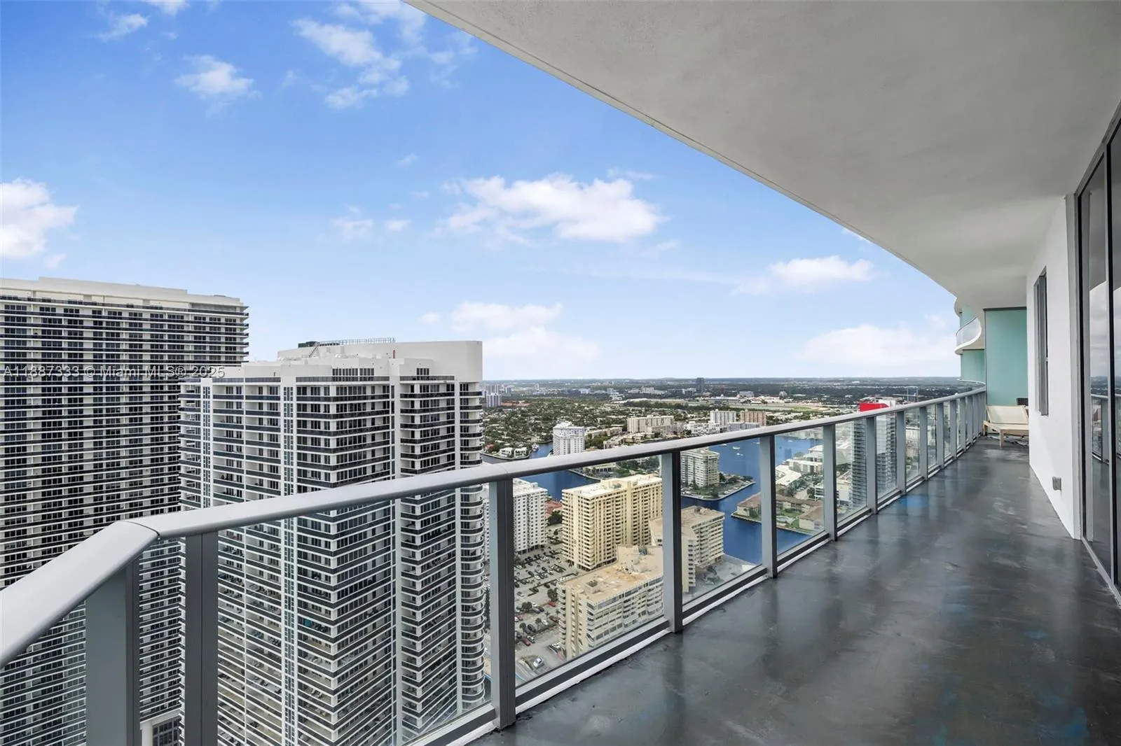 4111 S Ocean Dr, #LPH1