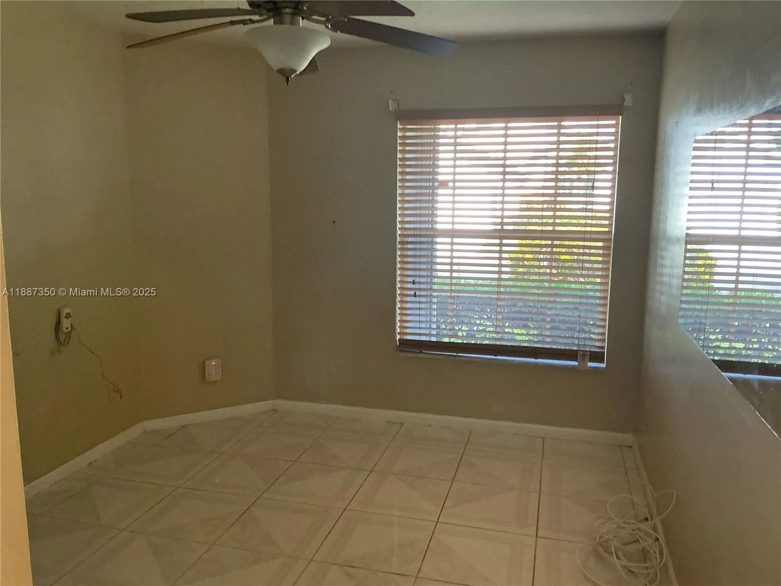 203 N Moccasin Trl N