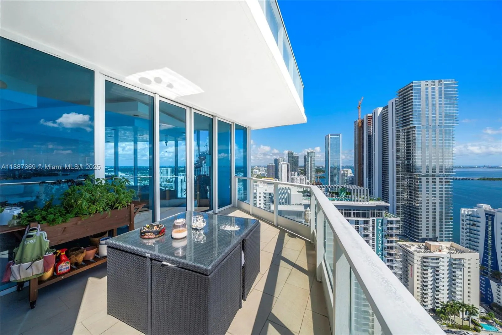 2020 N Bayshore Dr, #3501