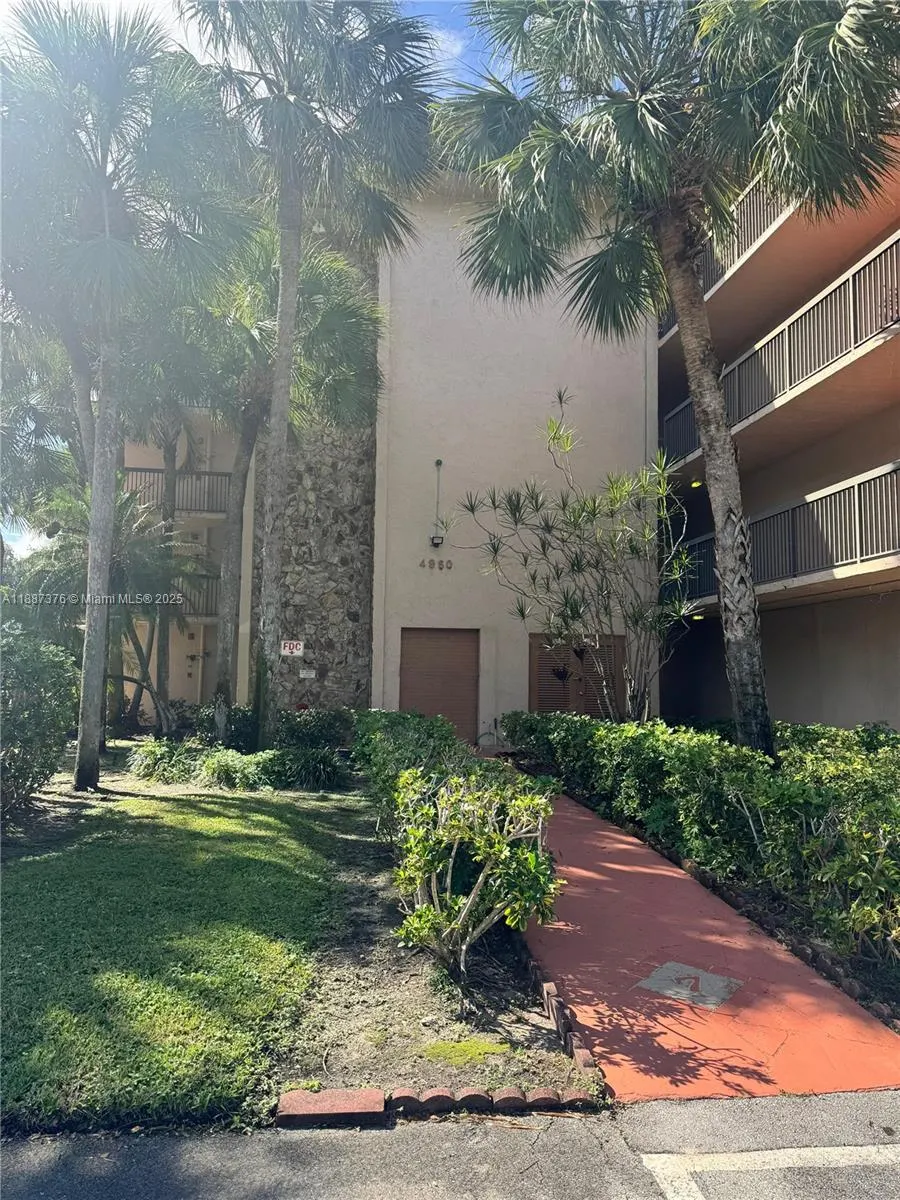 4960 E Sabal Palm Blvd, #203