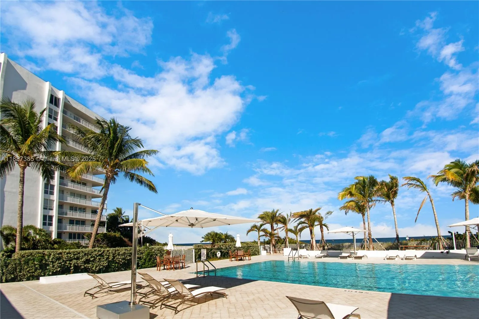 613 Ocean Dr, #6D