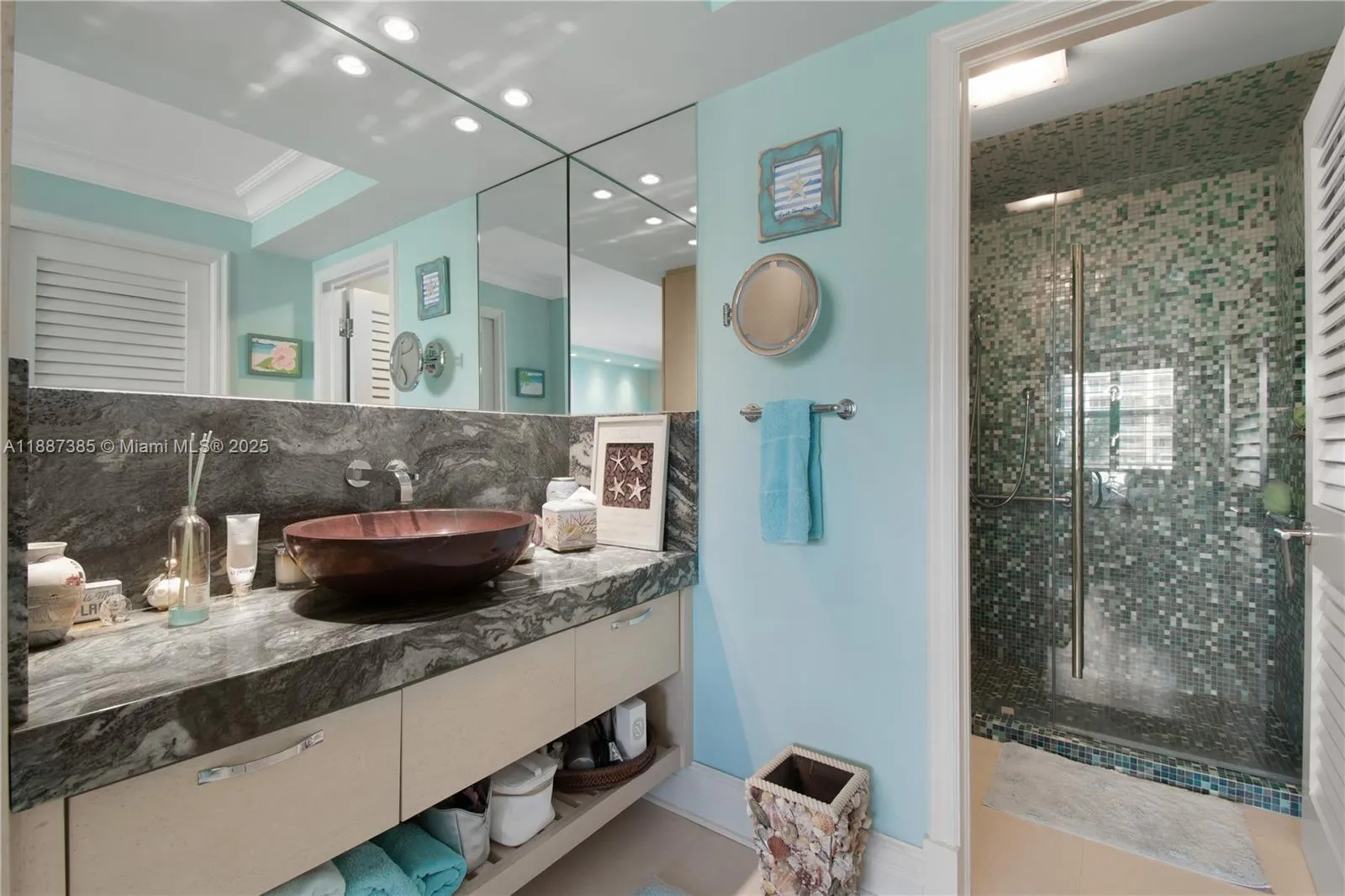 613 Ocean Dr, #6D