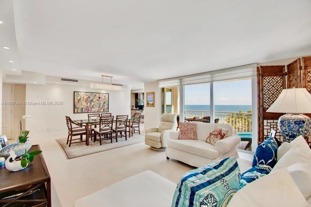 613 Ocean Dr, #6D