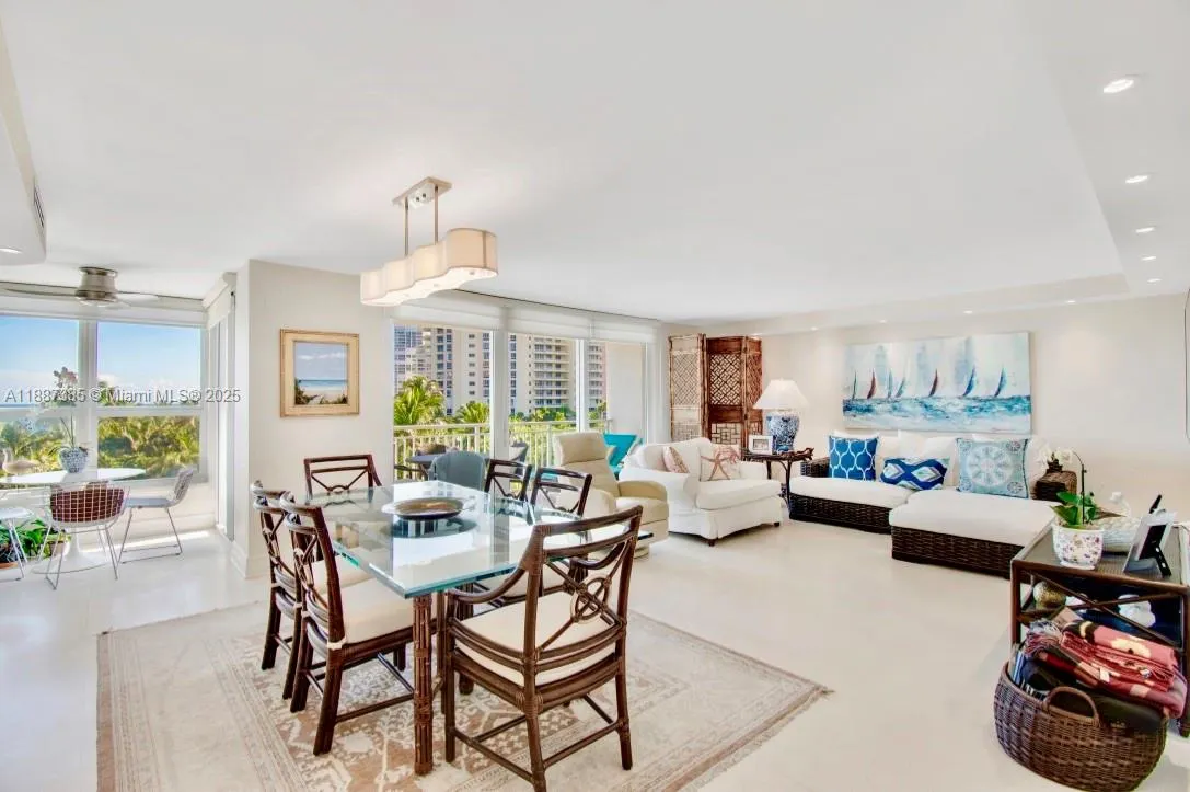 613 Ocean Dr, #6D
