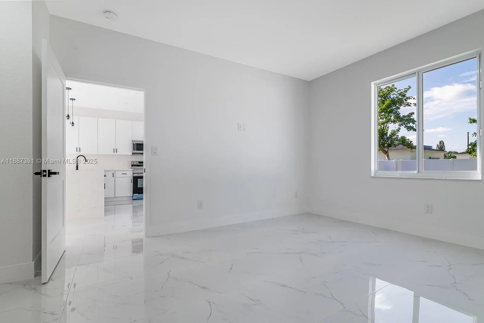 706 SW 7th St