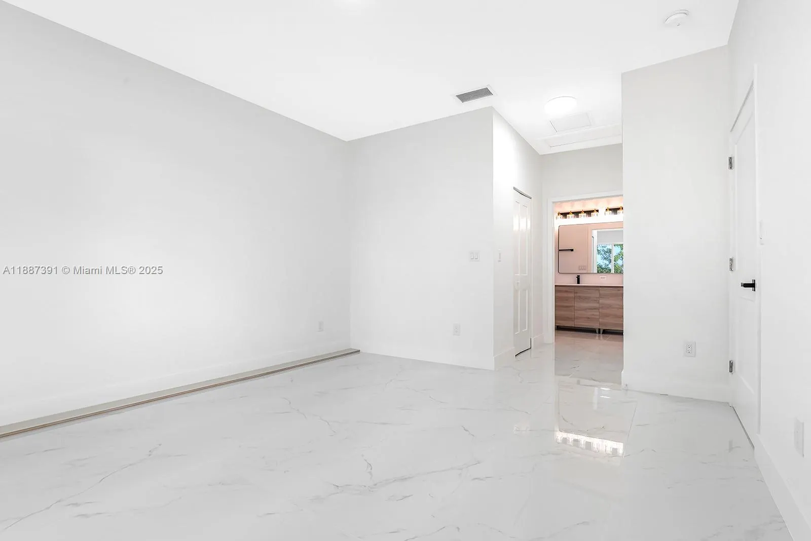 706 SW 7th St