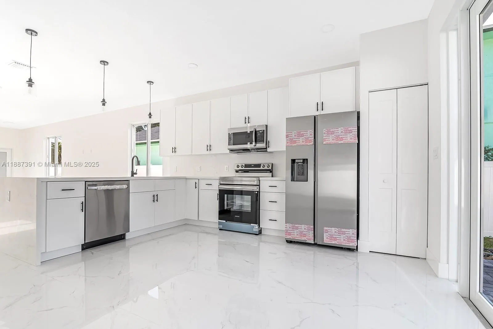 706 SW 7th St