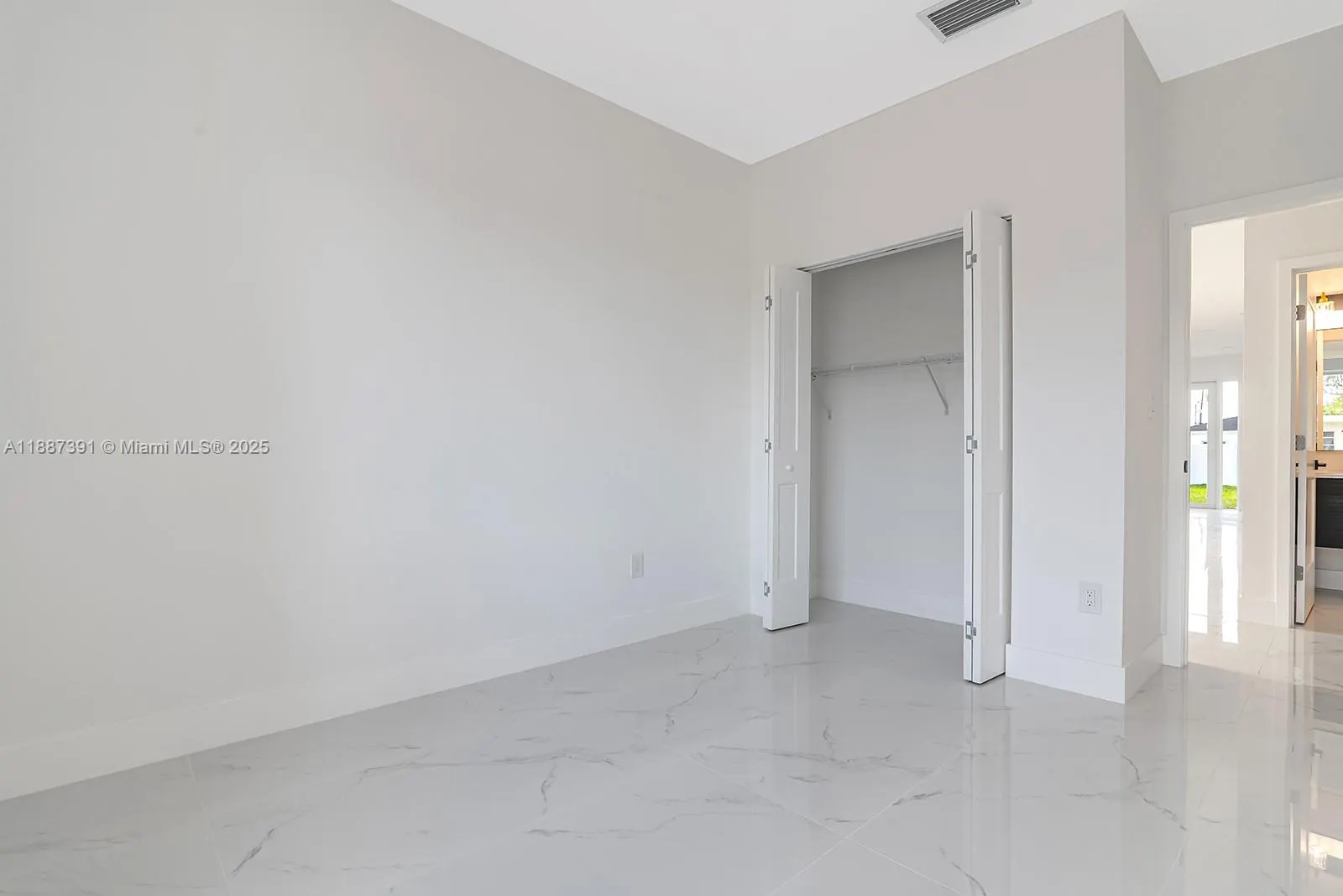 706 SW 7th St