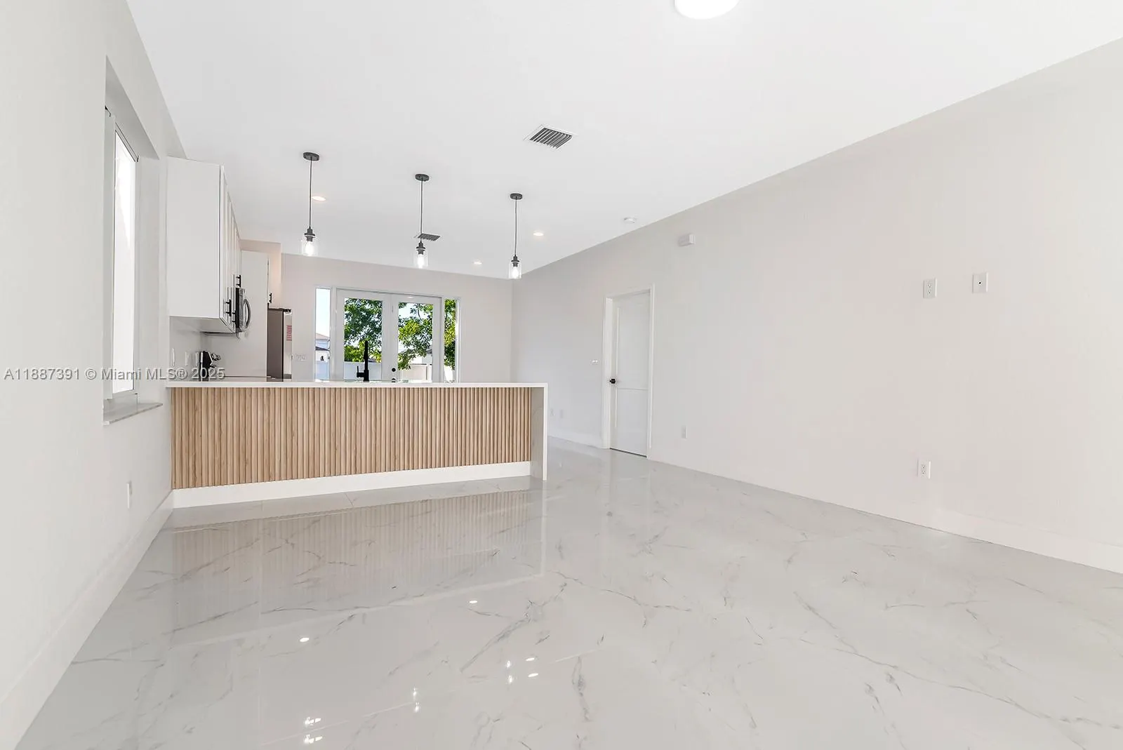 706 SW 7th St