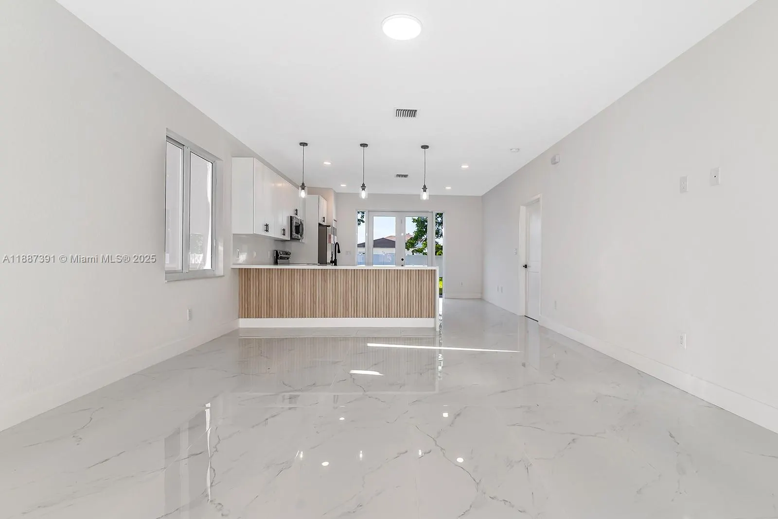 706 SW 7th St