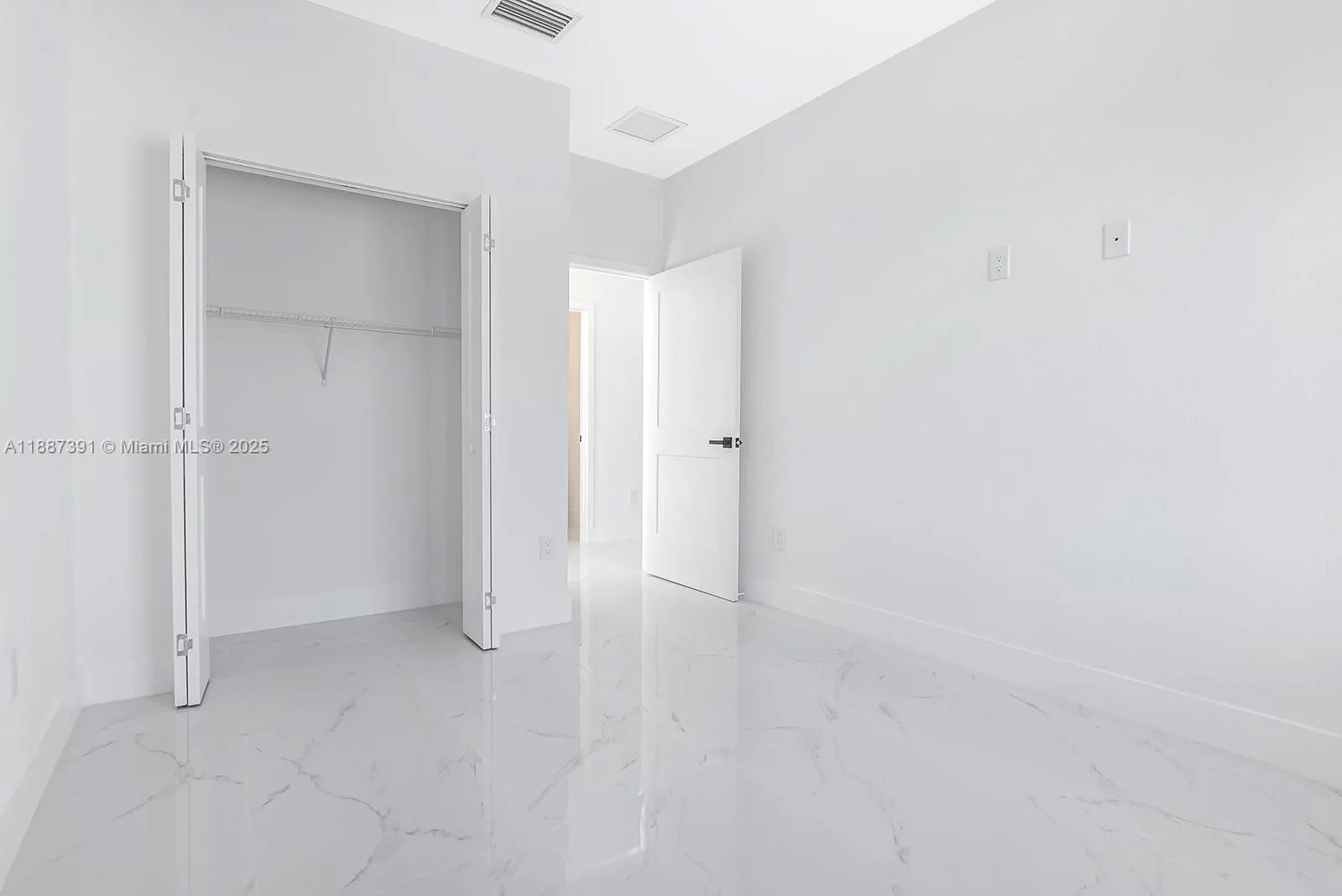 706 SW 7th St