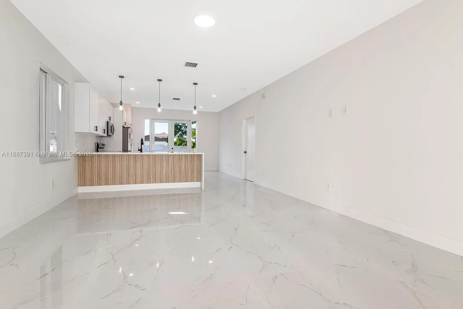 706 SW 7th St