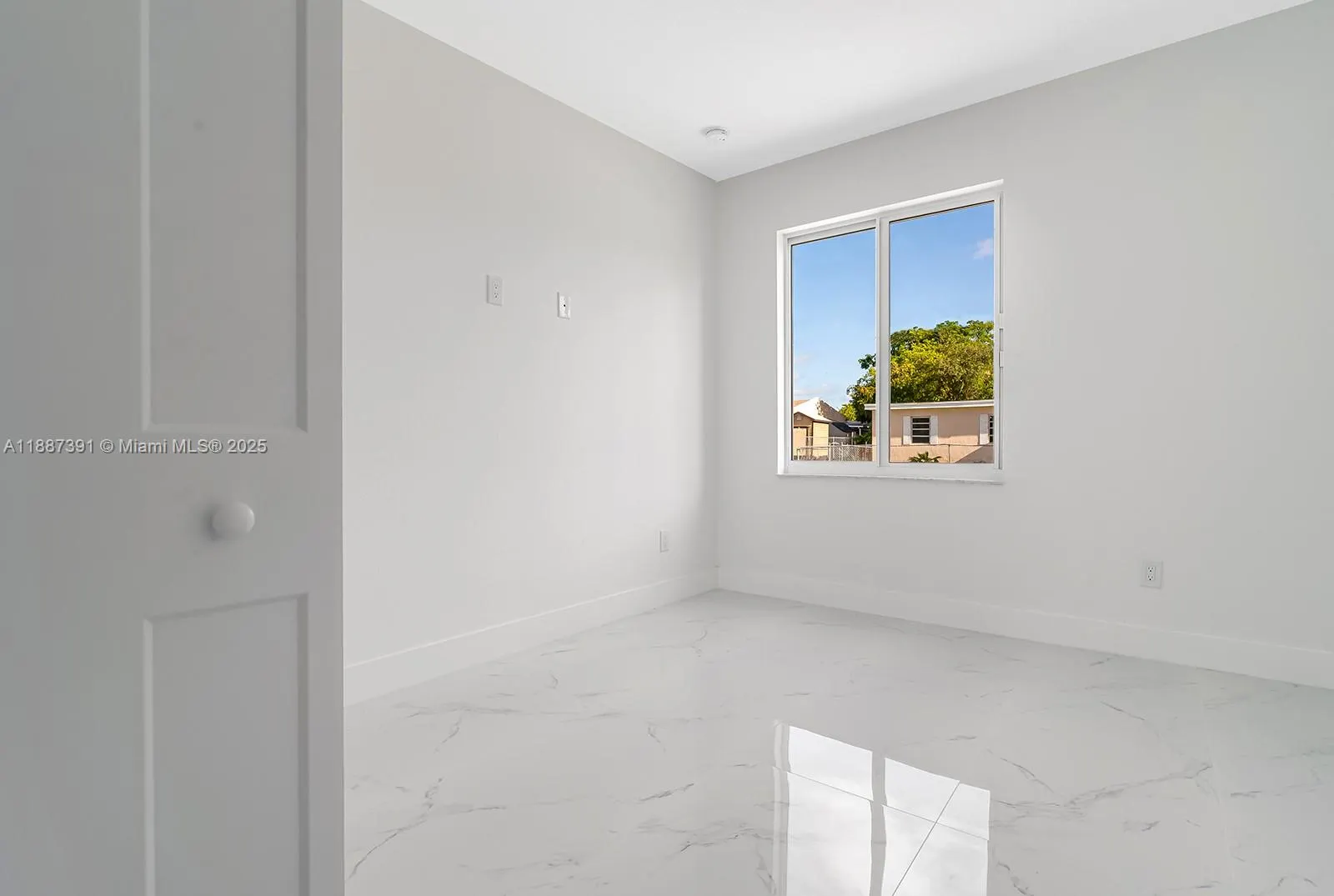706 SW 7th St