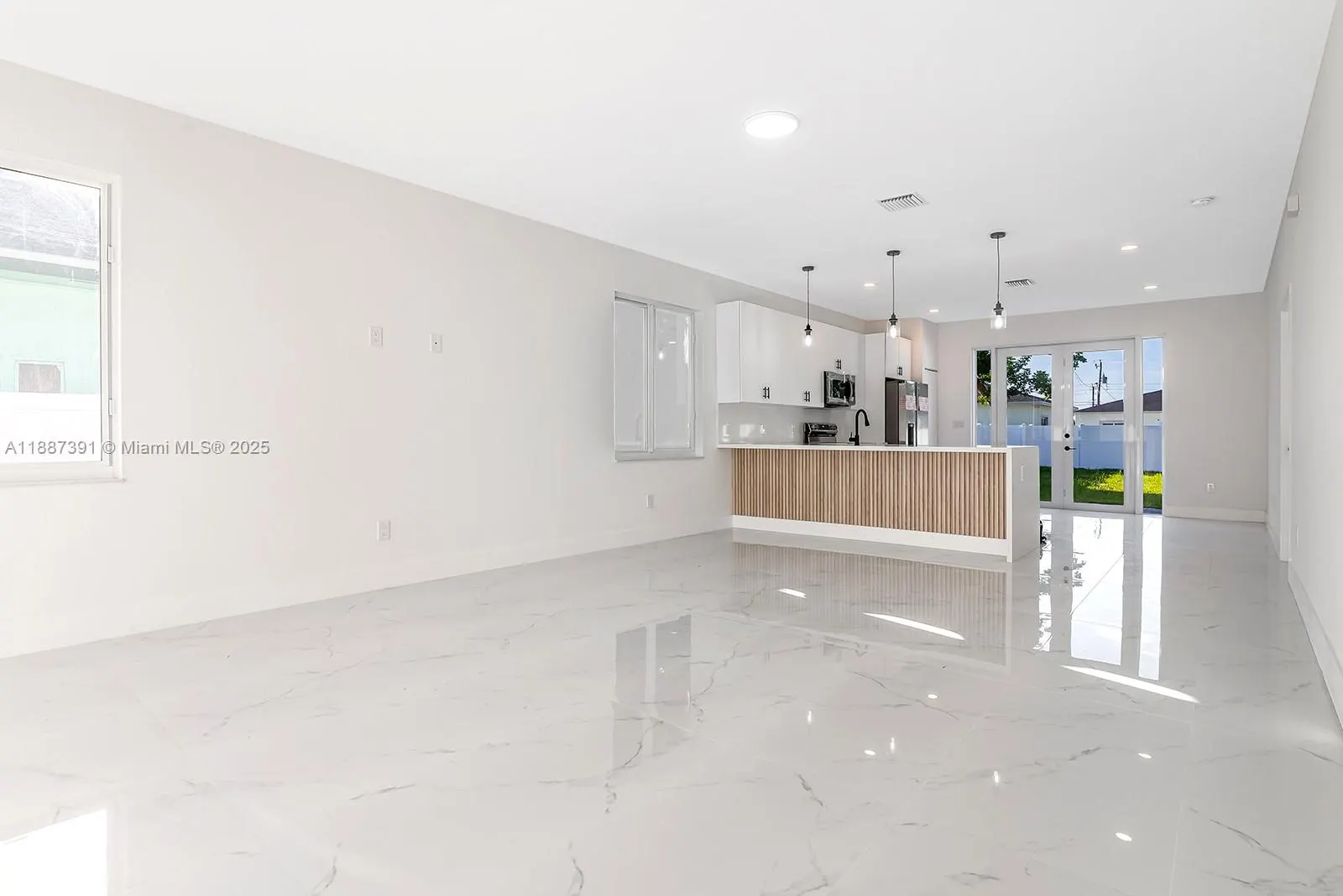 706 SW 7th St