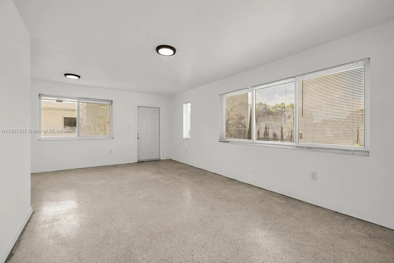 501 NE 82nd Ter, #8