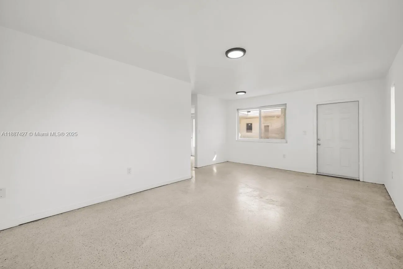 501 NE 82nd Ter, #8