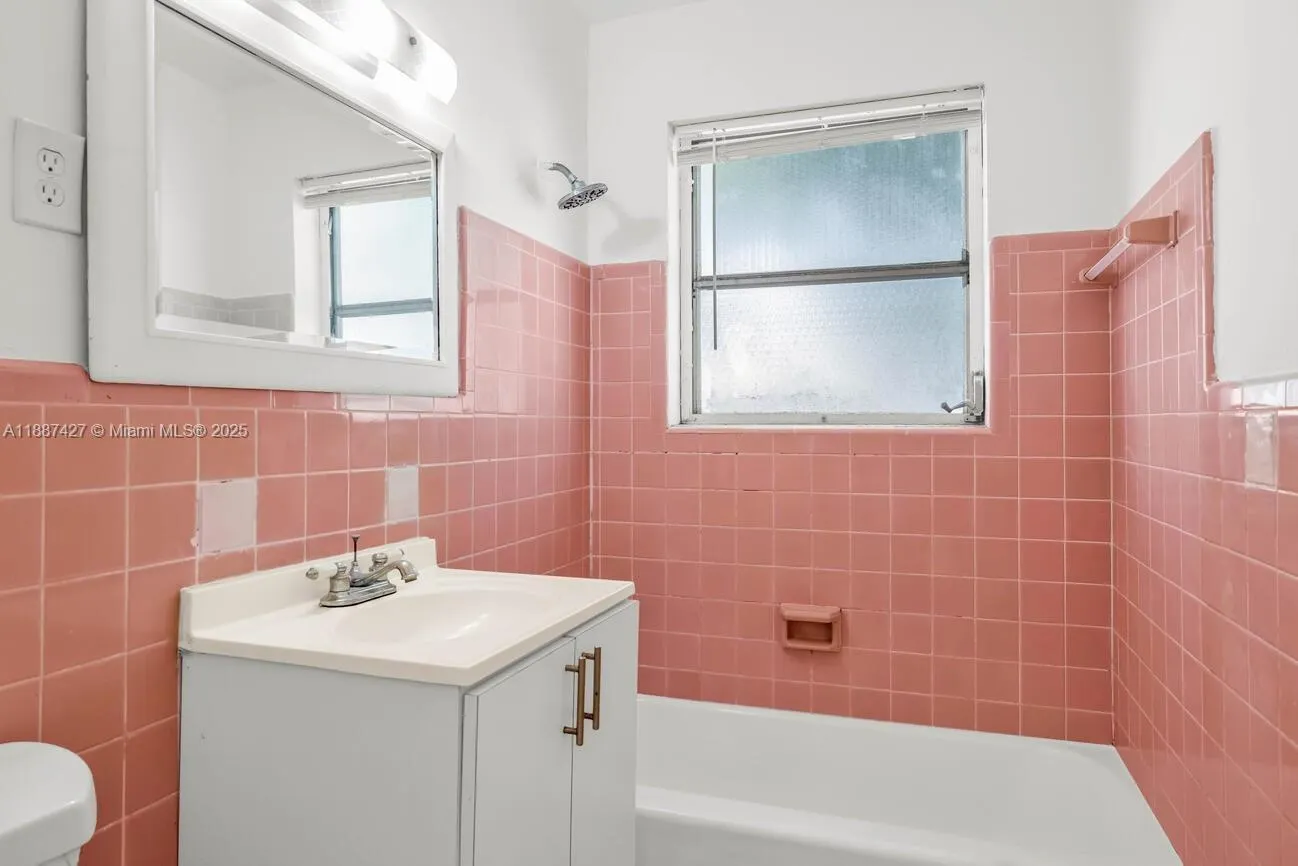 501 NE 82nd Ter, #8