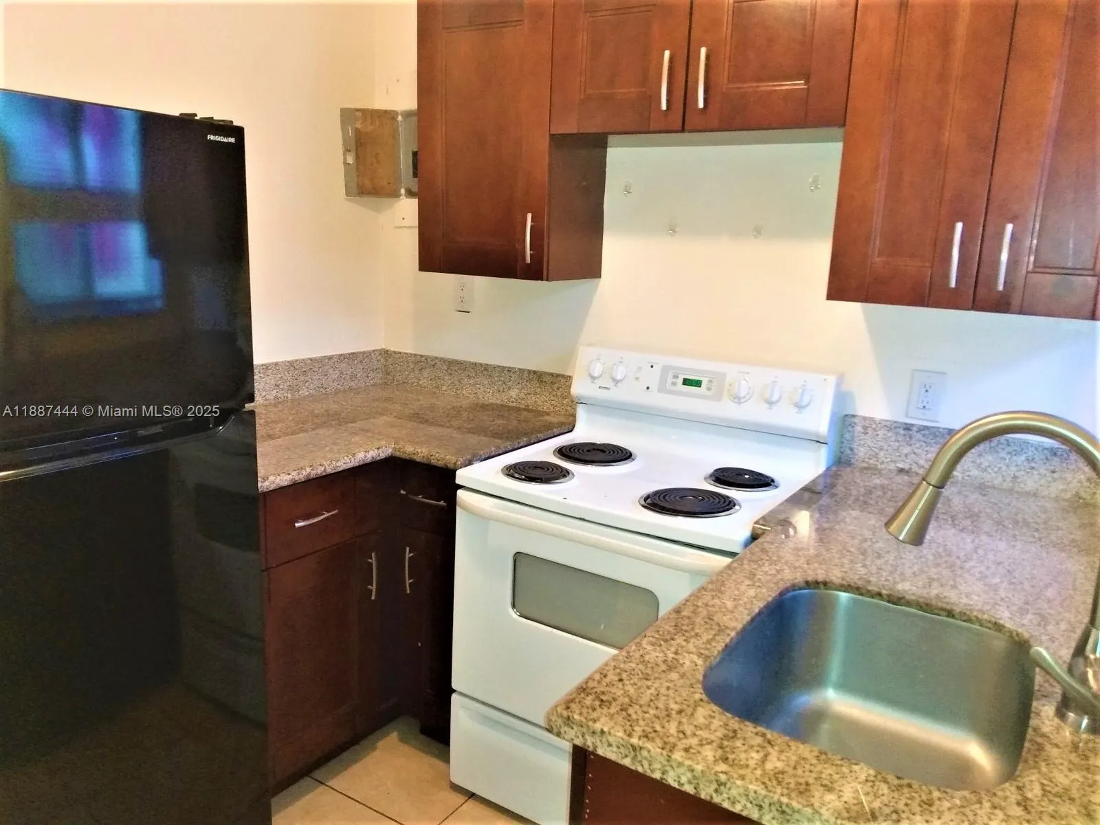 1101 8th St, #1103