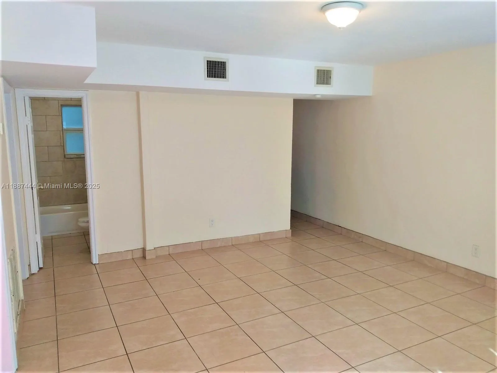 1101 8th St, #1103