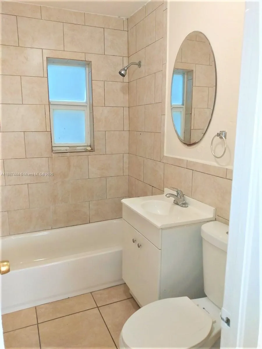 1101 8th St, #1103