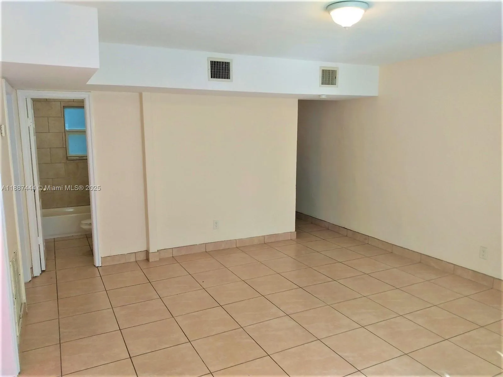 1101 8th St, #1103