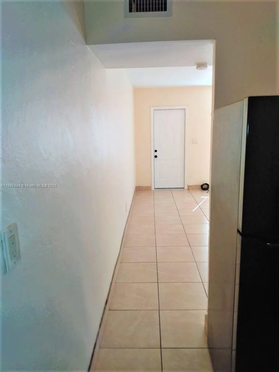 1101 8th St, #1103