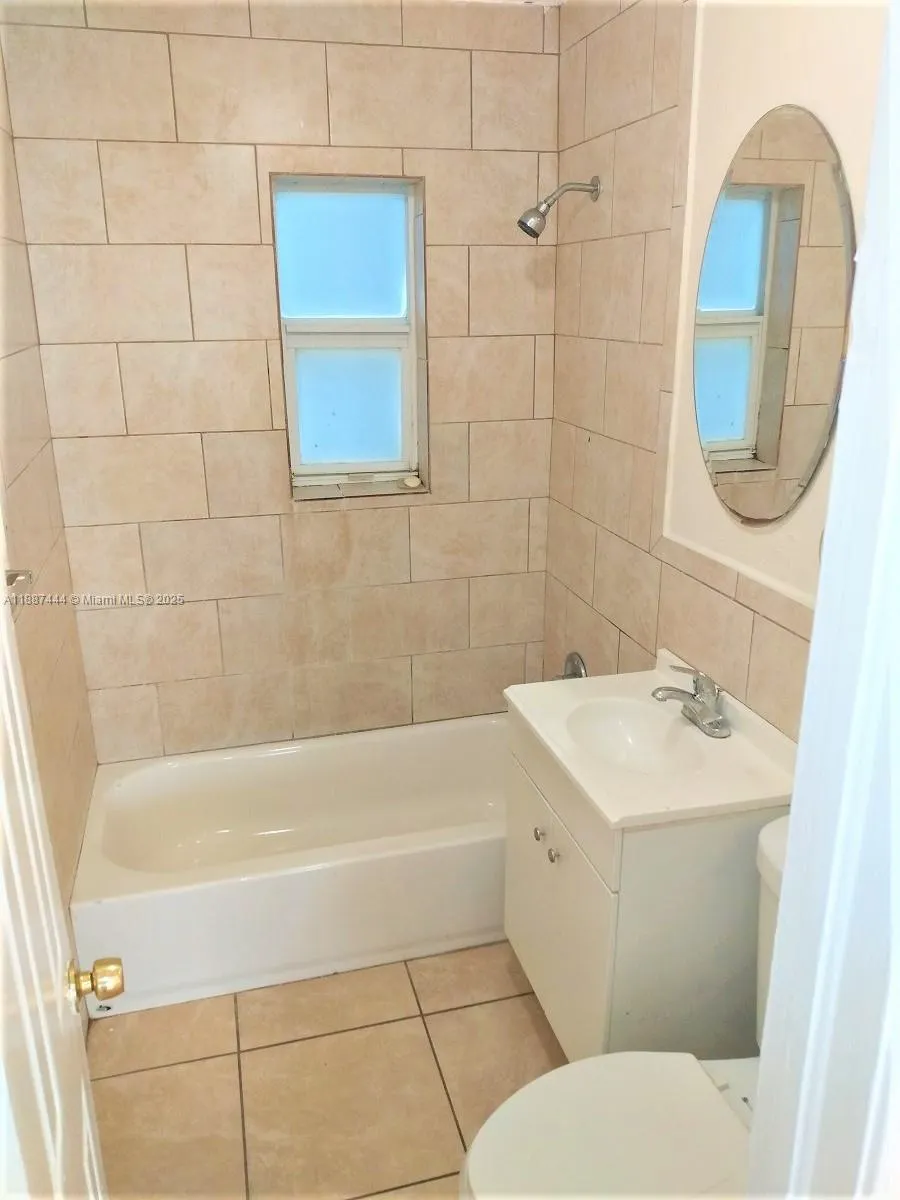 1101 8th St, #1103