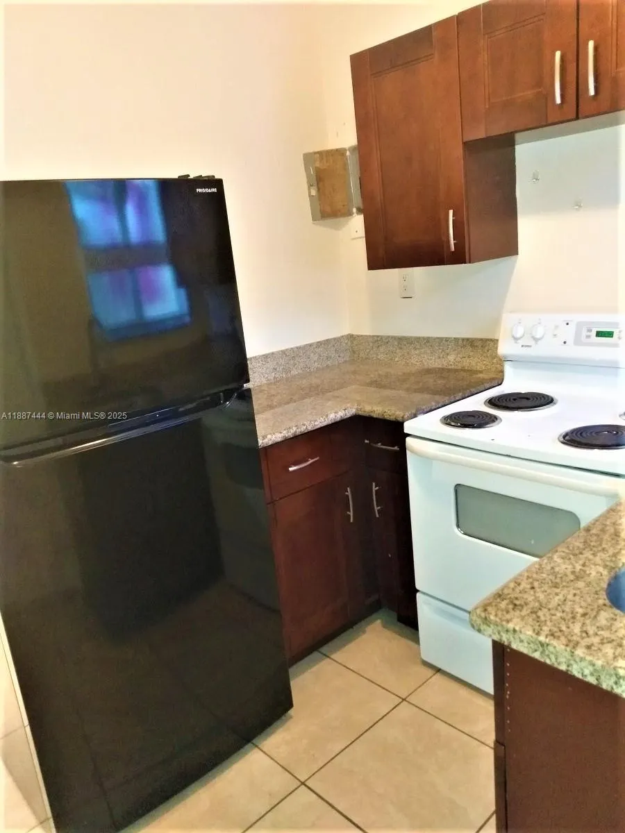 1101 8th St, #1103
