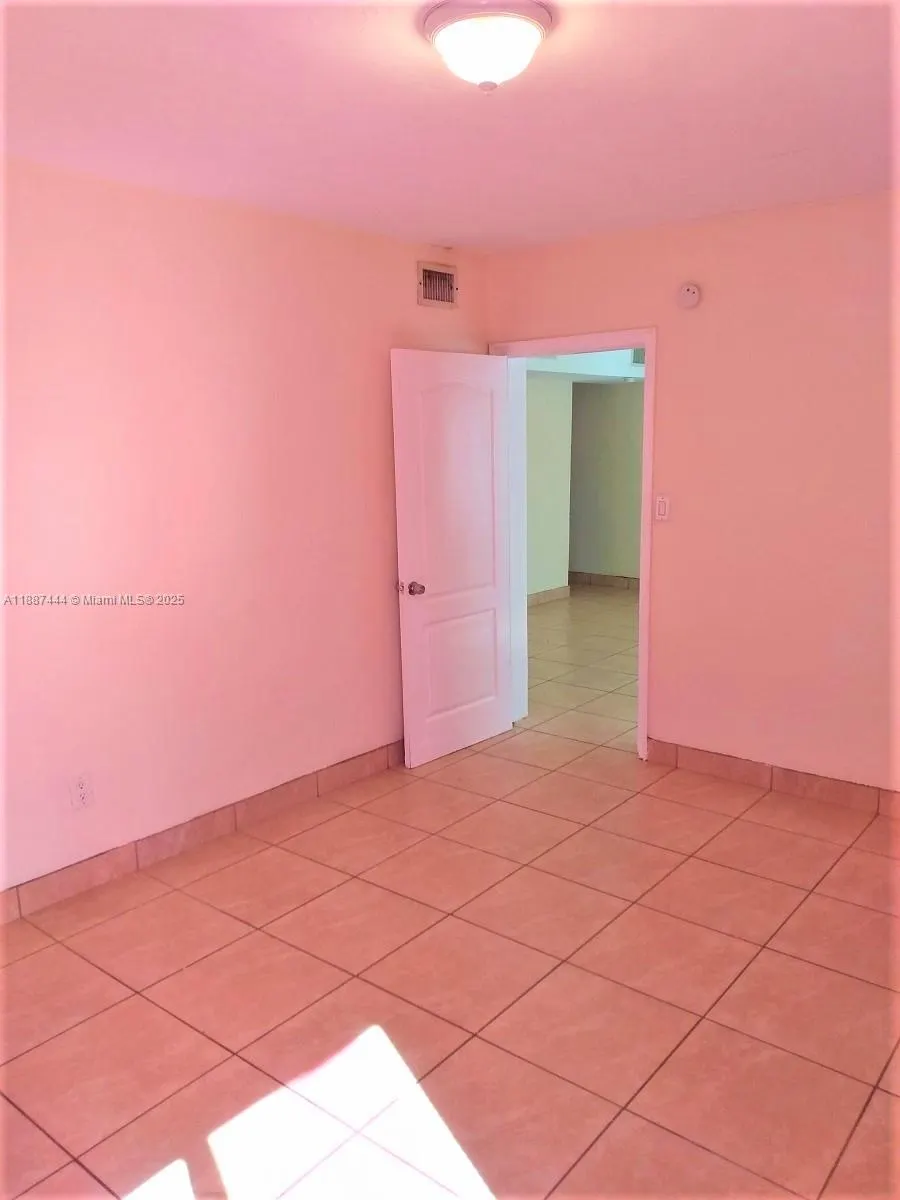 1101 8th St, #1103
