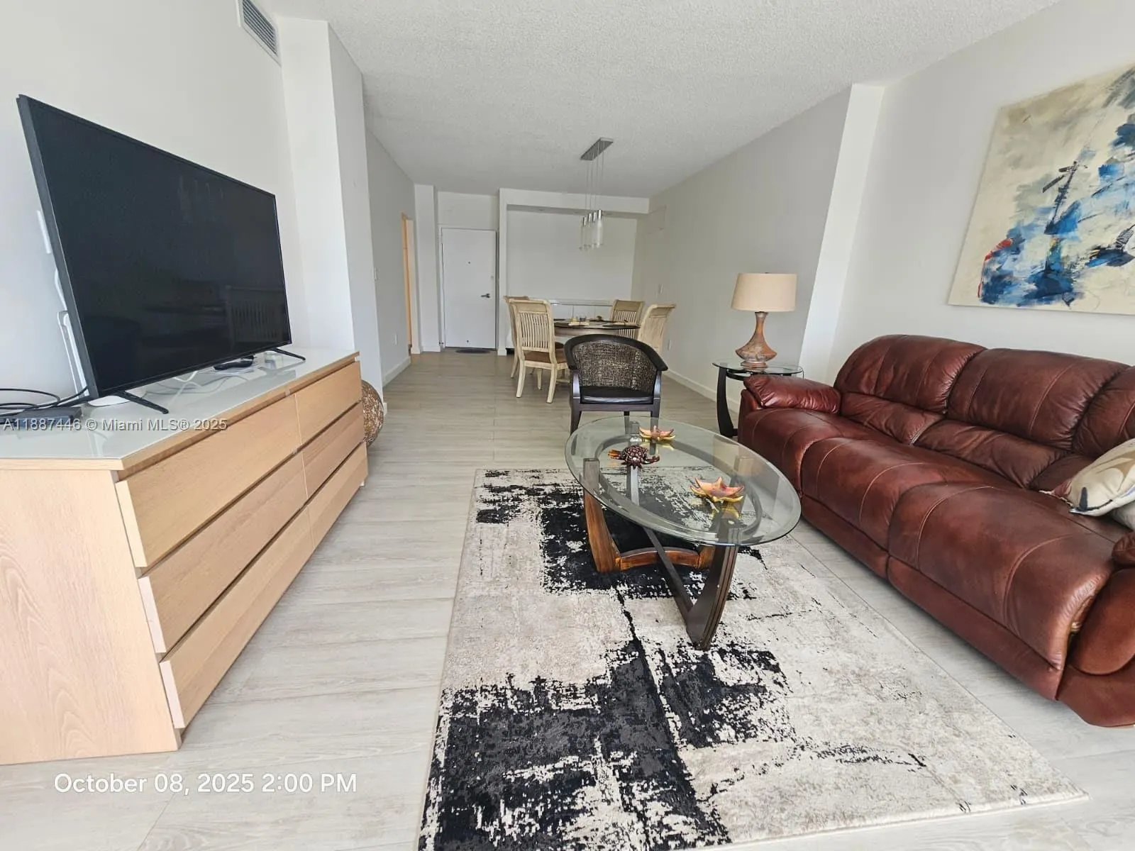300 Bayview Dr, #1402