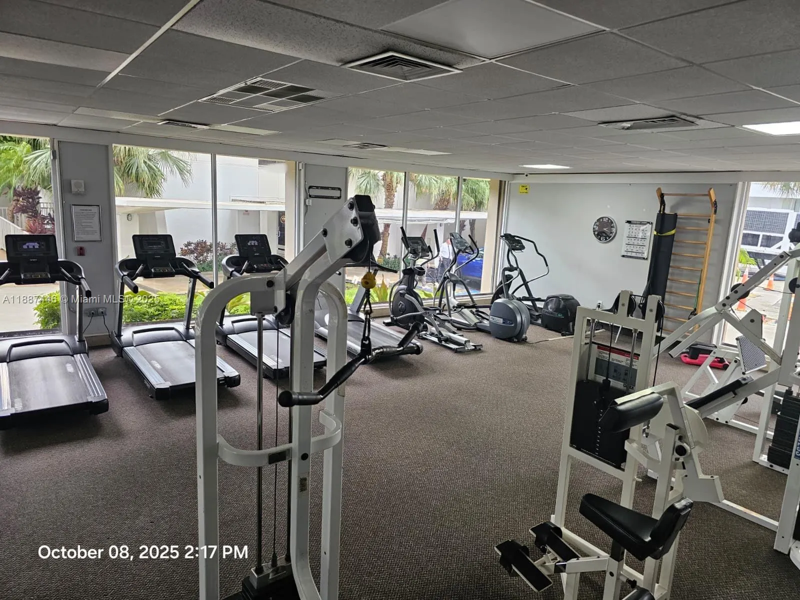 300 Bayview Dr, #1402