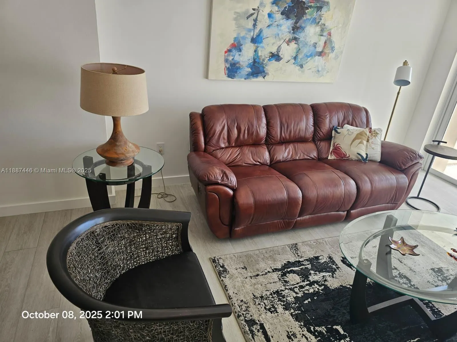 300 Bayview Dr, #1402