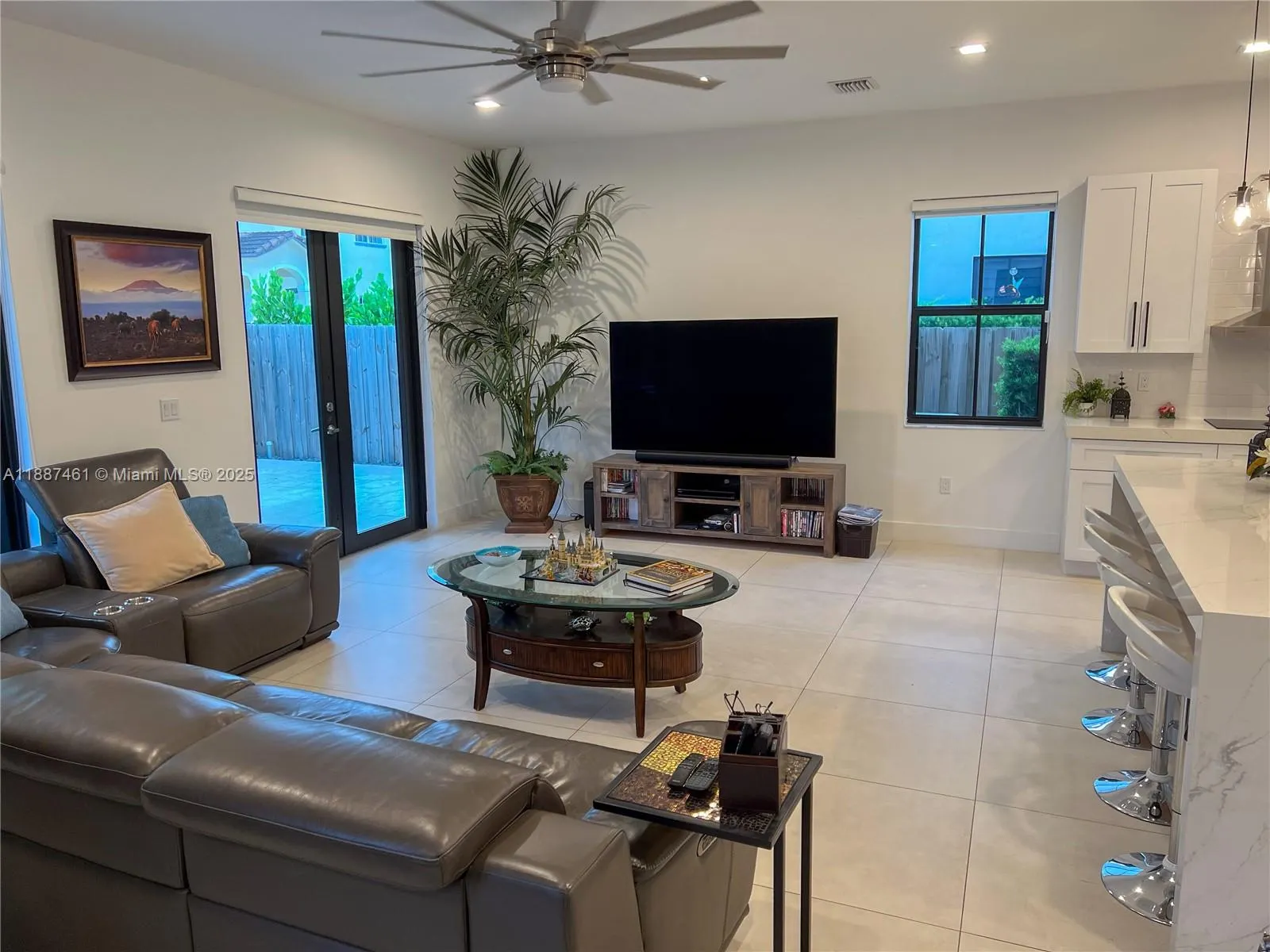 8904 SW 69th Ter