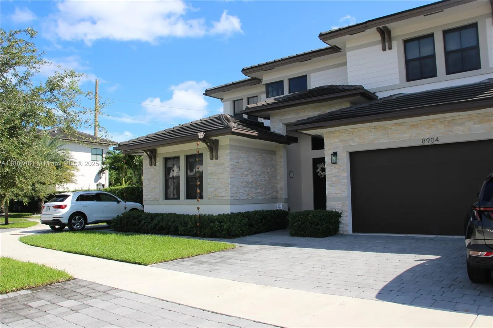 8904 SW 69th Ter