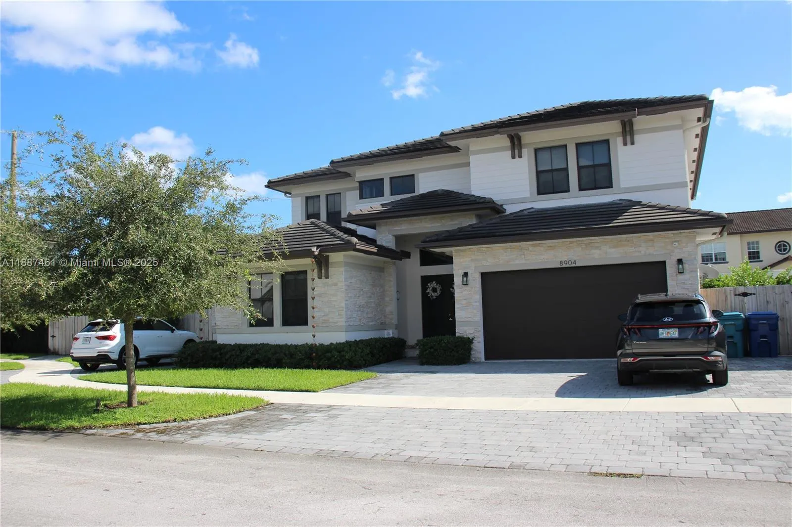 8904 SW 69th Ter
