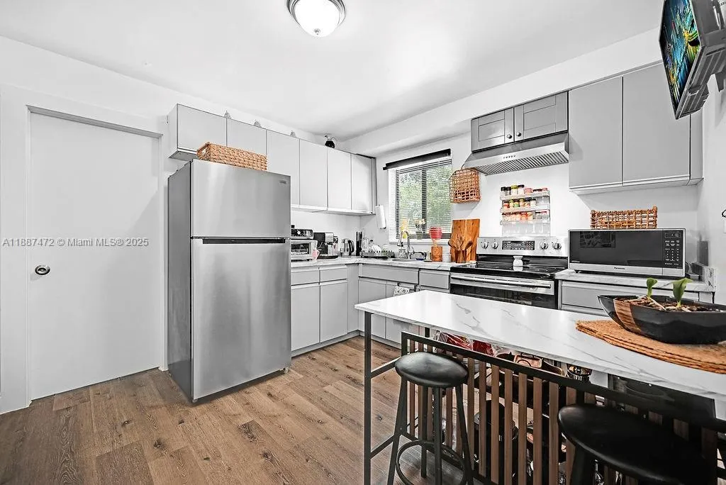 12400 NE 11th Ct