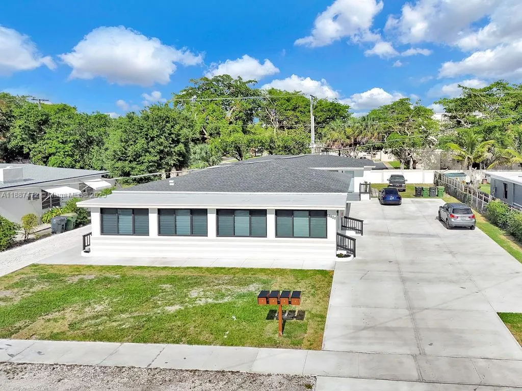 12400 NE 11th Ct