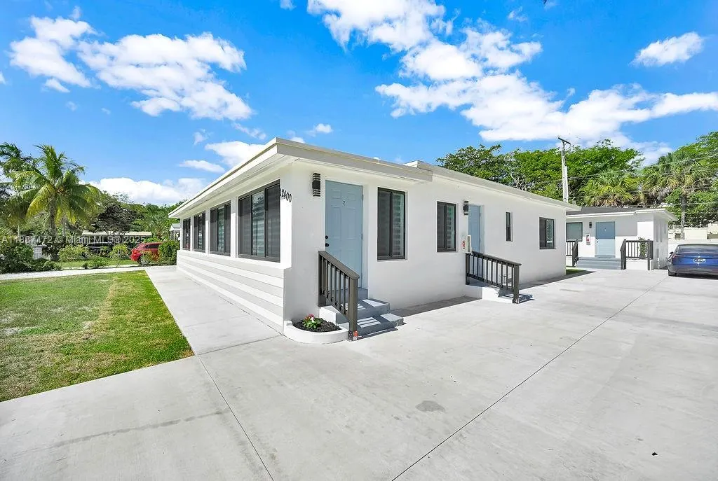 12400 NE 11th Ct